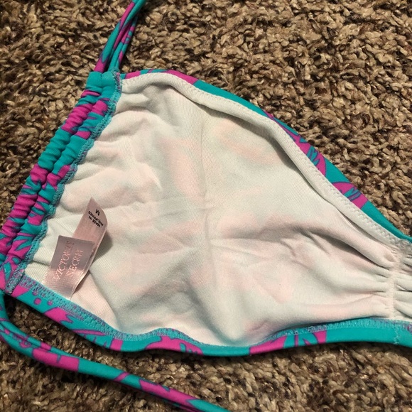 🌞🌸🏝 Victoria’s Secret Tropical Print Bikini Top - Picture 6 of 9